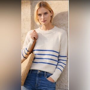 NWT Frame Clean Crewneck Cashmere Sweater in Ivory and Blue Stripes Size M